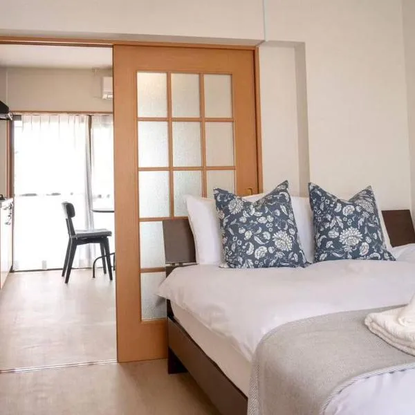 新宿一站5分钟-302-餐馆购物街-安静品质公寓-直达皇居秋叶原, hotel di Tokyo