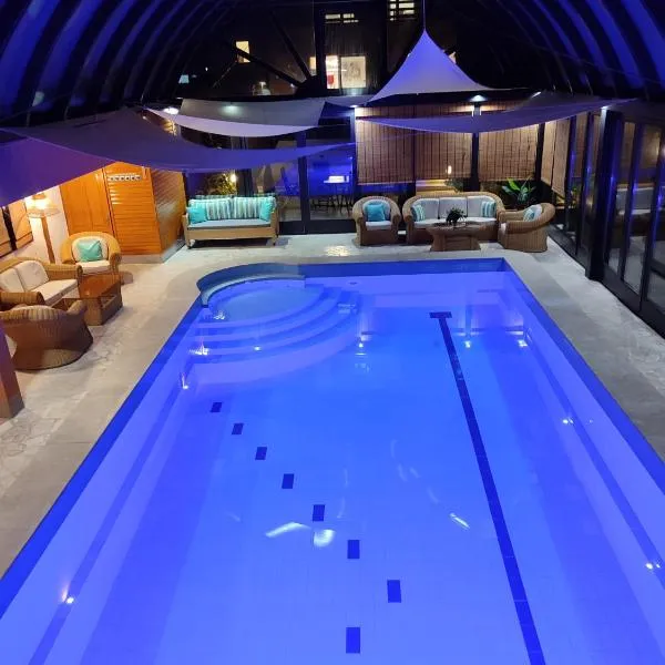 Deluxe Villa Coast River Sarajevo, hotel v destinaci Visoko