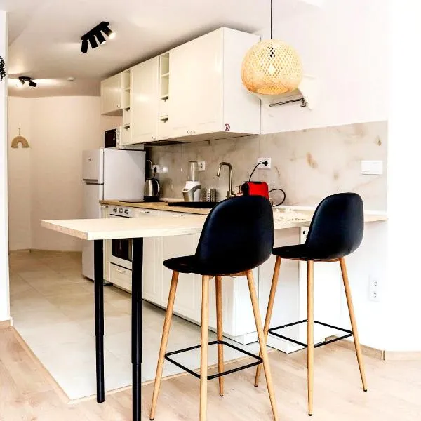 Sophie Studio - Top center, Cozy & Work-Friendly near AUBG, Free streaming platforms, hôtel à Blagoevgrad