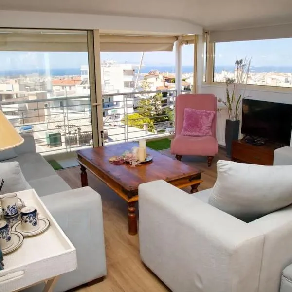 Glyfada Panoramic view penthouse, hótel í Aþenu