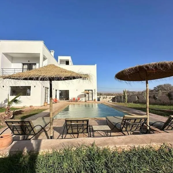 Villa d'Exception a Sidi Kaouki-piscine et intimité absolue, Hotel in Sidi Kaouki