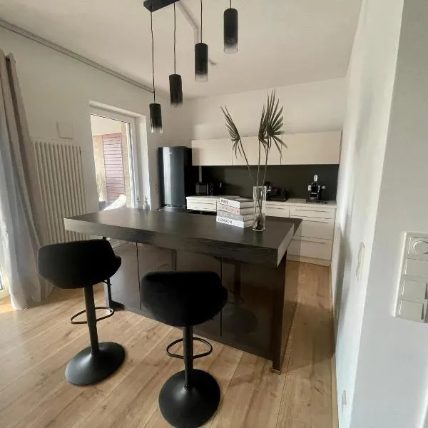 Modern Weserblick Apartment, hotel i Bremen