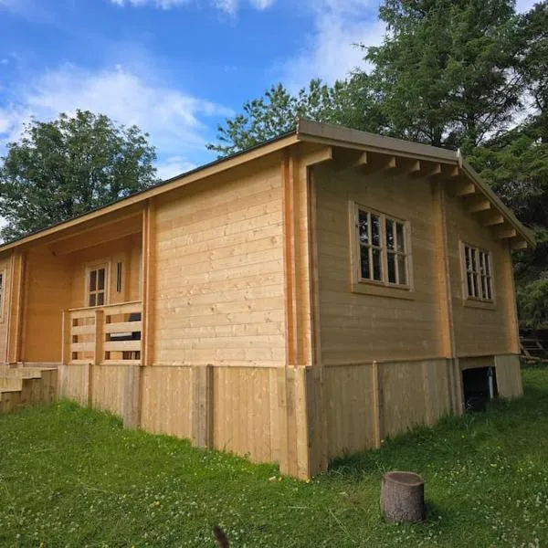 Spruce Cabin - Cabins at Aithernie, East Fife, hotel in Leven-Fife