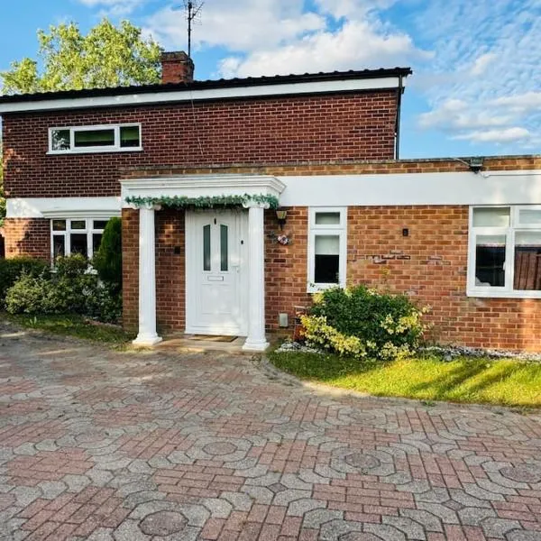 Contractors families free parking Ramsey Road, hotel a St Ives