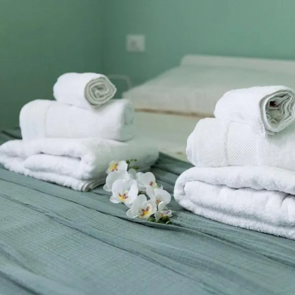 Appartamento FLOWER, ξενοδοχείο στο Άστι