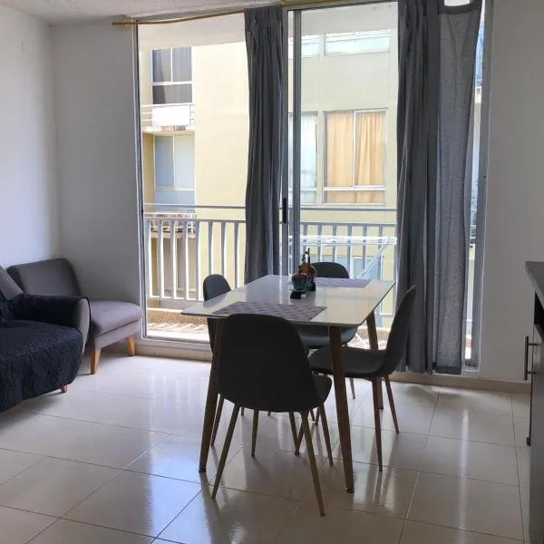 Apto de 3 habitaciones con ventiladores y parqueadero comunal, hôtel à Valledupar