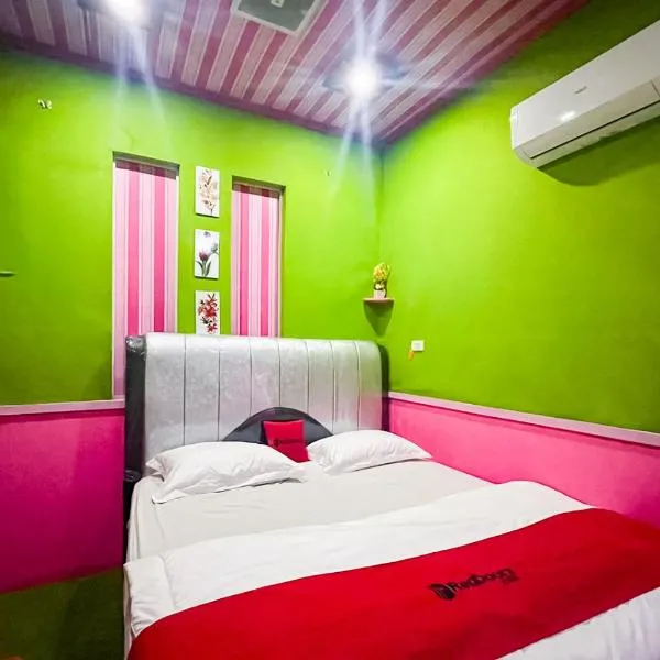 Halangan में, होटल RedDoorz Syariah at Jalan RJ Junjungan Lubis Pandan