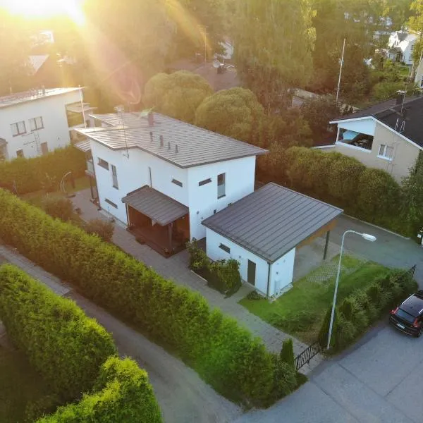 Beautiful house in Marjaniemi, Helsinki, hôtel à Helsinki