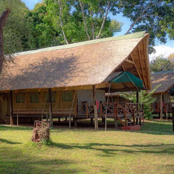 Kiambi Safaris Lodge, hotel di Chiawa