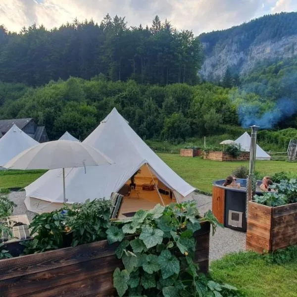 Wild Glamping in the Vienna Alps, hotel in Nasswald