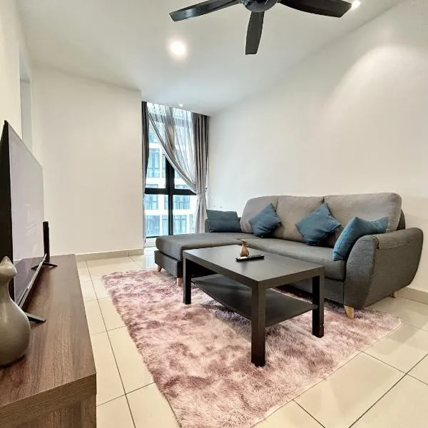 HD 1-8pax 2K1Q beds Ara Damansara near Subang Airport, hótel í Petaling Jaya