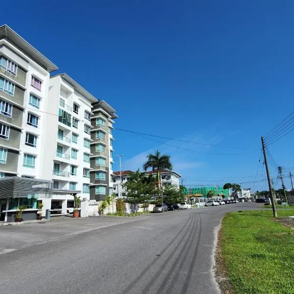 Home 33 Salim Farley Cozy Apartment With Elevator, hotel in Sibu