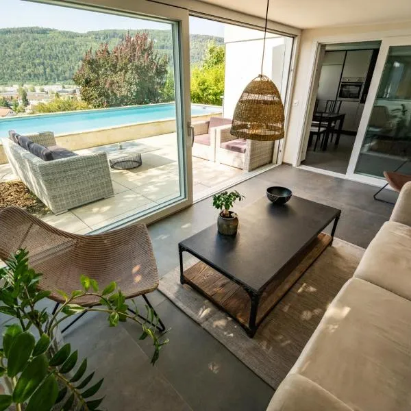 Brand New Apartment with Pool and Amazing View，羅特里斯特的飯店