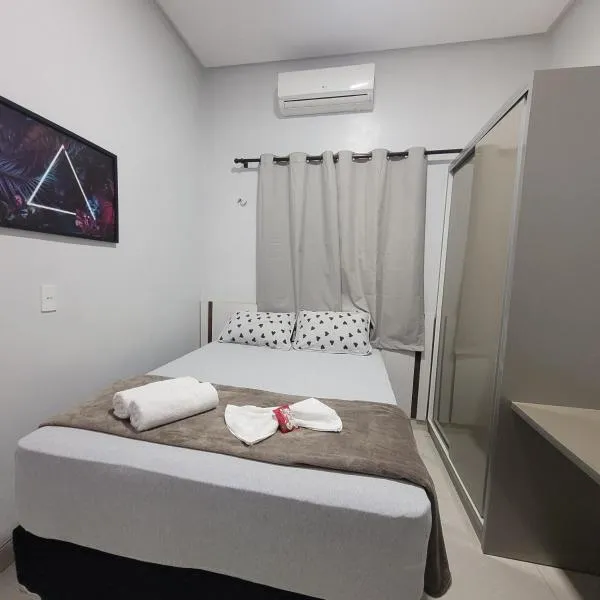 Quarto 6 econômico próximo do aeroporto ar condicionado cama de casal, hotel in Marabá