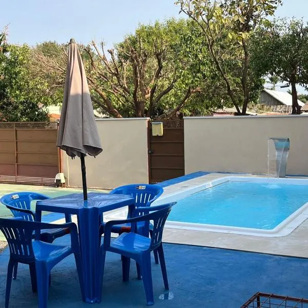 Casa de Temporada Ipê Rosa, hotel in Bonito