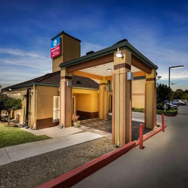 SureStayPlus Hotel by Best Western San Jose Central City, hotel in San Jose