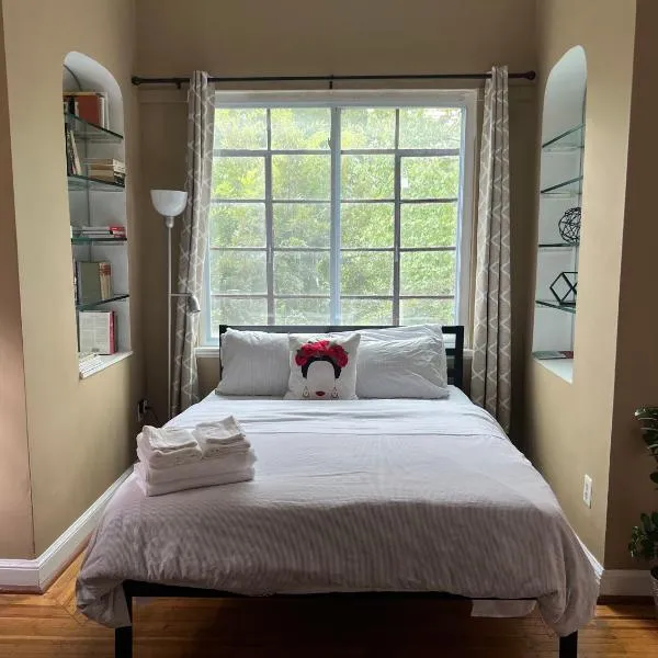 The Orange House, hotel in Washington, D.C.