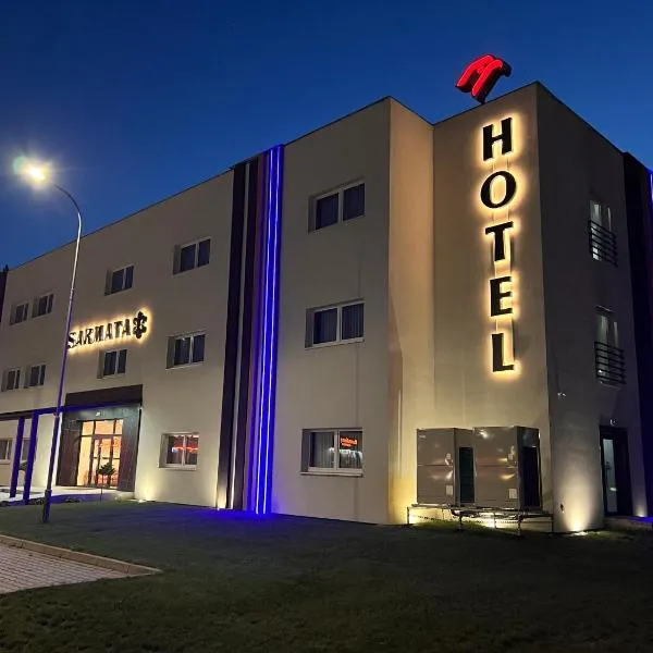 Sarmata: Czyżówek şehrinde bir otel