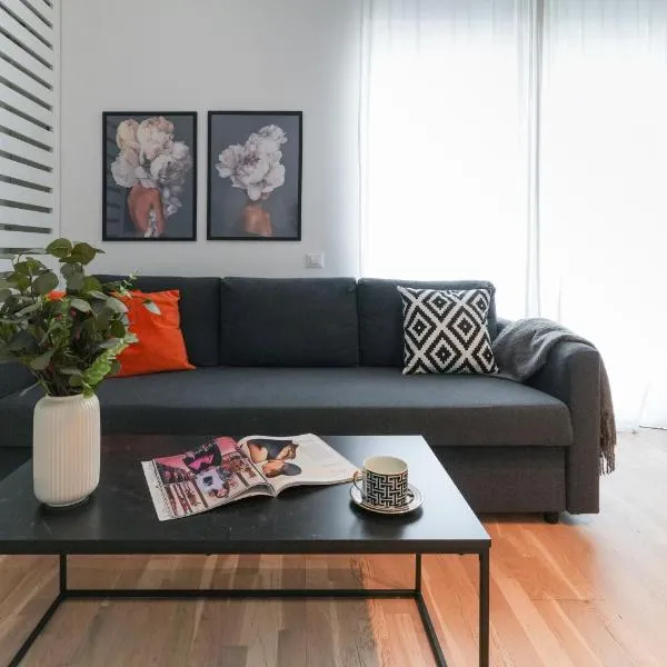 Maria - Modern Apartment with Parking and Workspace, Hotel in Bukarest