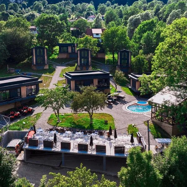 Blissful Resort - Valea Doftanei, hotel in Teşila