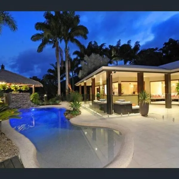 Luxury rainforest eyrie with panoramic views, hotel di Mossman