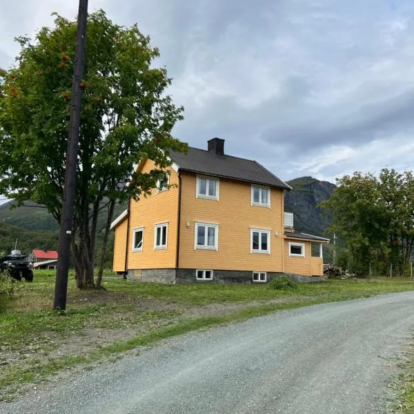 Ytrevoll, Hotel in Kvalvik
