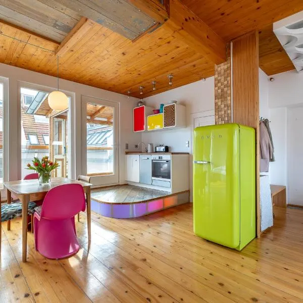 Top floor Penthouse with Garden, hotel in Berlin