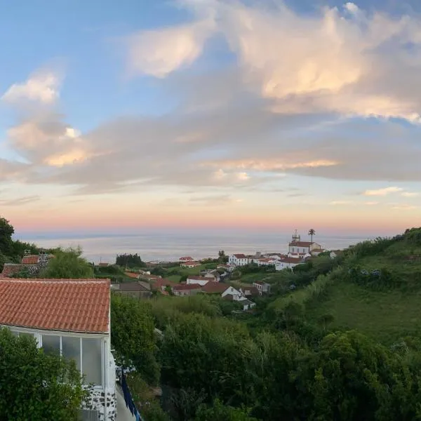 Moradia Terra Chã Sea View 1 to 4 pers, hotel in Lomba