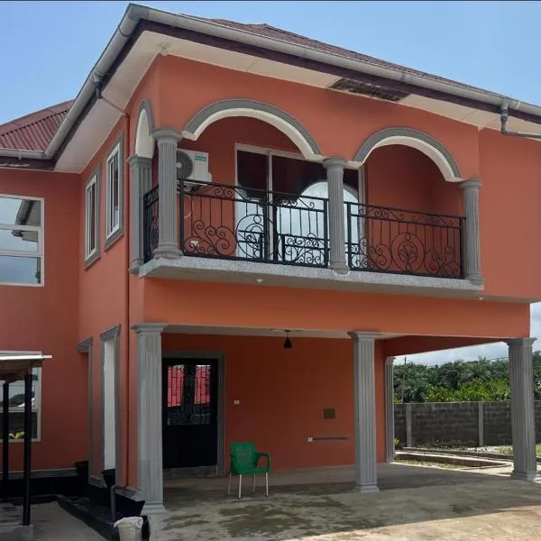 Nana's Duplex Apartment, hotel in Marshall