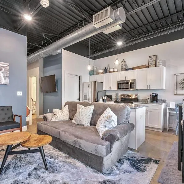 New Studio- 2 beds 7 mins to DT, hotel in Nashville