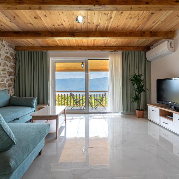 Ostrog Retreat, Donja Povija