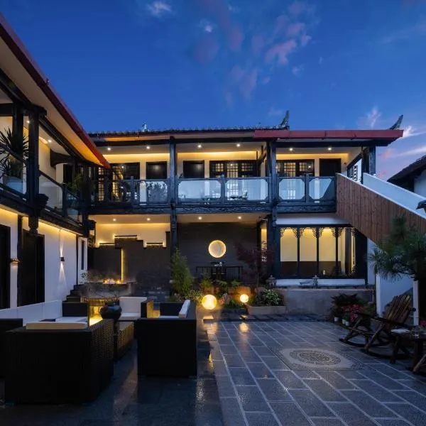 雲曼 Sky Cloud静聆听花园民宿, hotel in Lijiang