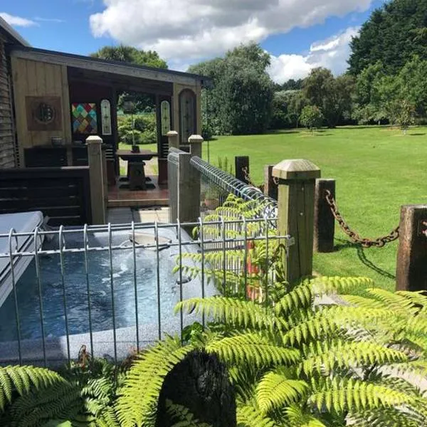 Charming Spacious Rural Otaki Retreat, hotel em Otaki