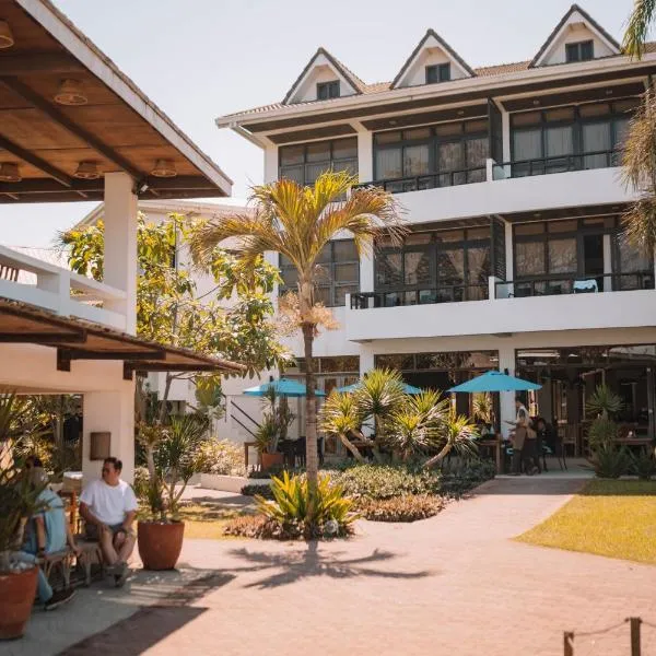 San Juan Surf Resort La Union、サンフアンのホテル