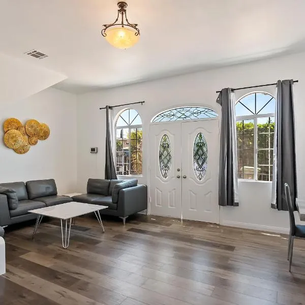 Lovely gated 3bedroom & 2 bath unit near Universal studio and Hollywood، فندق في نورث هوليوود