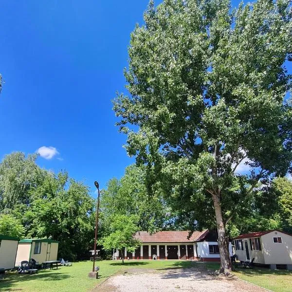 Lakeside Camping, hotel v destinaci Dunapataj