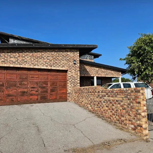 AMM Guesthouse, hotel en Gqeberha
