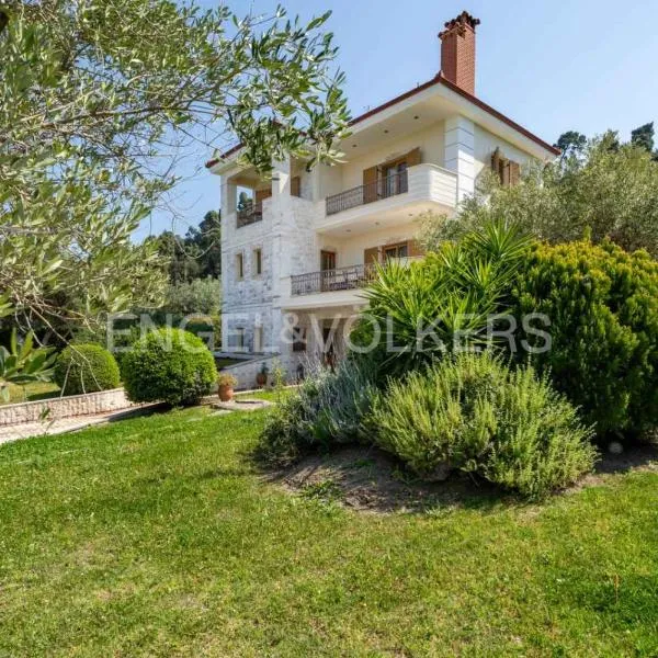 4BR Sea View Villa in Halkidiki, hotel din Kriopigi
