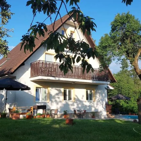Klasický dům, 5 ložnic , 5 bedrooms, Praha, hôtel à Prague