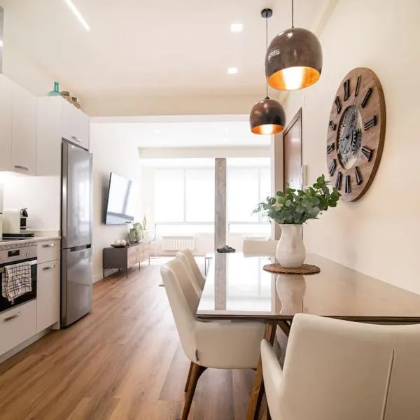 Mirakruz Suites with AC License ESS01902, hotel v destinácii San Sebastián