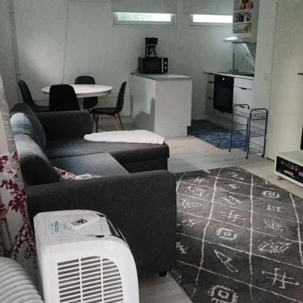 Lentokenttästudio, Oulu Airport studio, hotel di Oulunsalo