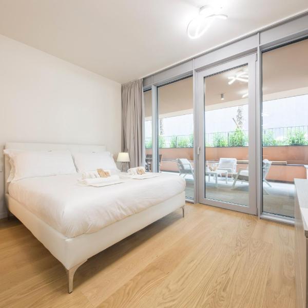 Waterfront Luxury 1BR, Free PARKING, AC, NETFLIX & WIFI BY TILO LUX, Генуя