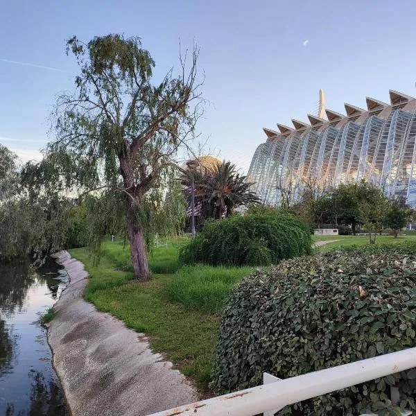 Turia Gardens Rooms - Authentic Valencia Downtown Parklife - VLC Urban Rental, hotel en Valencia