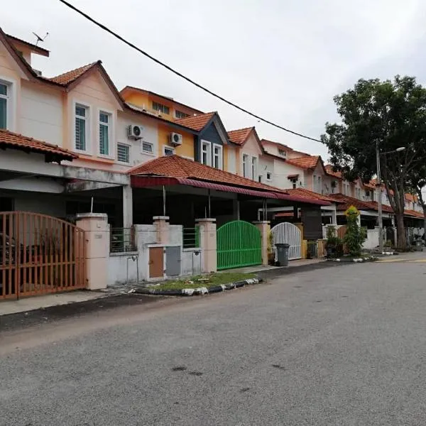 Faeyz Homestay Pertam Jaya, hotel en Melaka