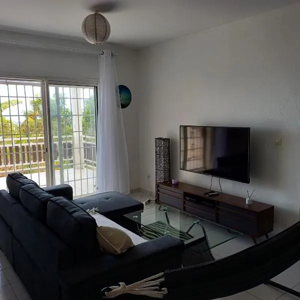 Chez Madani, 5 min de la plage, vue sur océan et entièrement climatisé, hotel v destinaci Bouéni