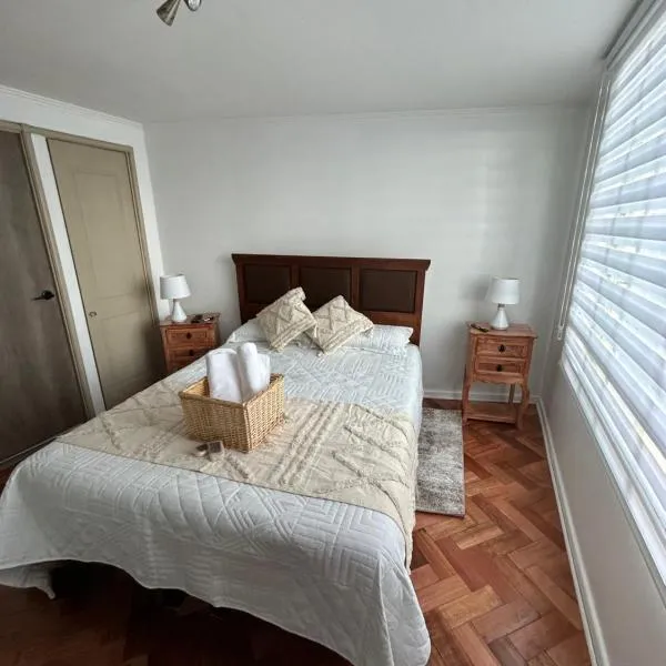 Encantador y hermoso apartamento en plaza italia para 2, hotell i Santiago