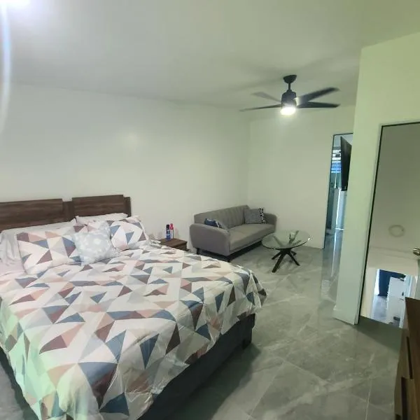 도라도에 위치한 호텔 Deluxe Beach Condo in Dorado