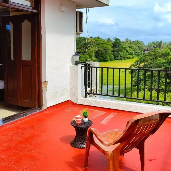 'Casa Sossegado' - 800 mts from Varca beach, hotel in Varca