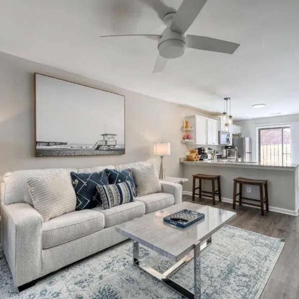 Stylish Haven NEW Walk to the Ocean Smart TVs Wifi, hotel v destinaci Myrtle Beach