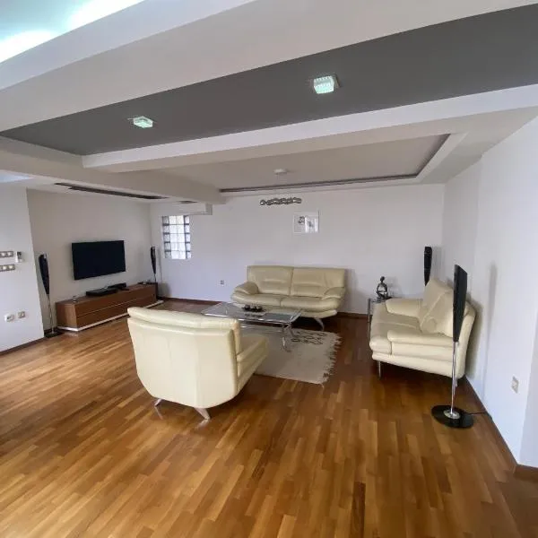 Apartments NOVEL town square, ξενοδοχείο στην Οχρίδα